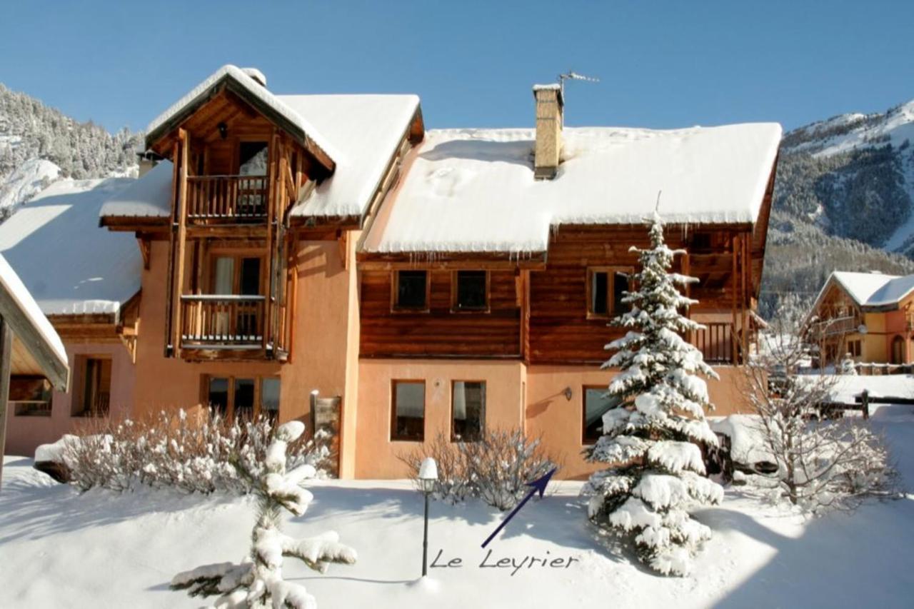 Le Leyrier Hameau Des Chazals Nevache Hautes Alpes Exterior photo